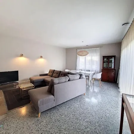 Villa Grande Entièrement Rénovée Avec Piscine *
