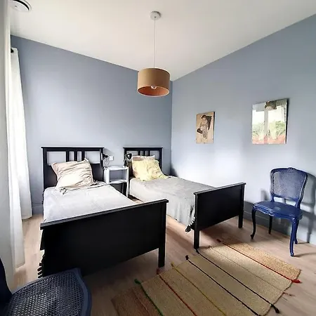 Grande Entièrement Rénovée Avec Piscine Villa