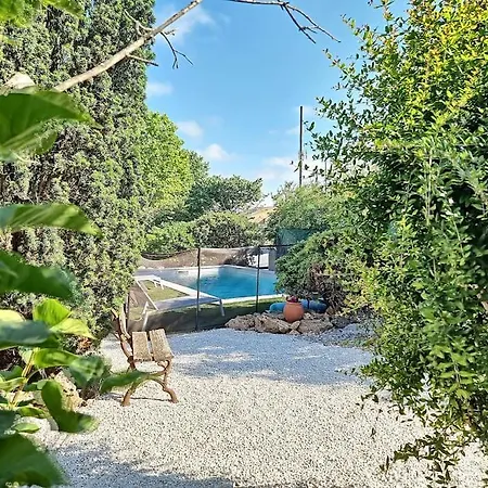 Grande Entièrement Rénovée Avec Piscine *