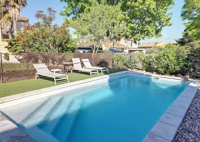 Grande Entierement Renovee Avec Piscine * Pinet (Herault)