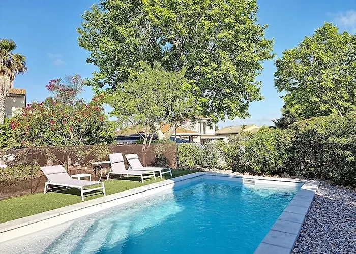 Grande Entierement Renovee Avec Piscine Villa *