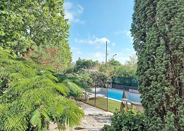 Grande Entierement Renovee Avec Piscine Pinet (Herault)